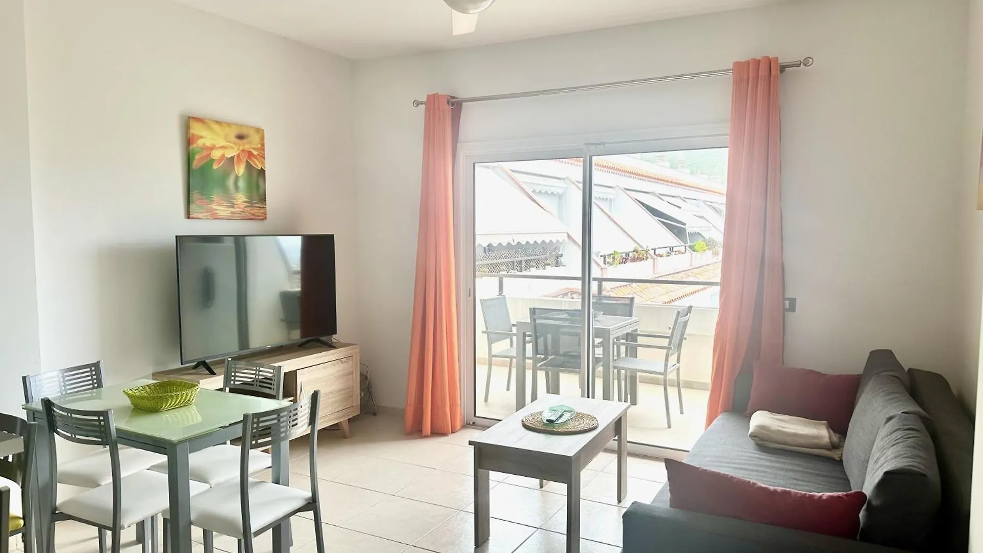 Pambnb - Cozy Seaview Apartment With Gym & Kids Park Bajamar   Bajamar (La Laguna)
