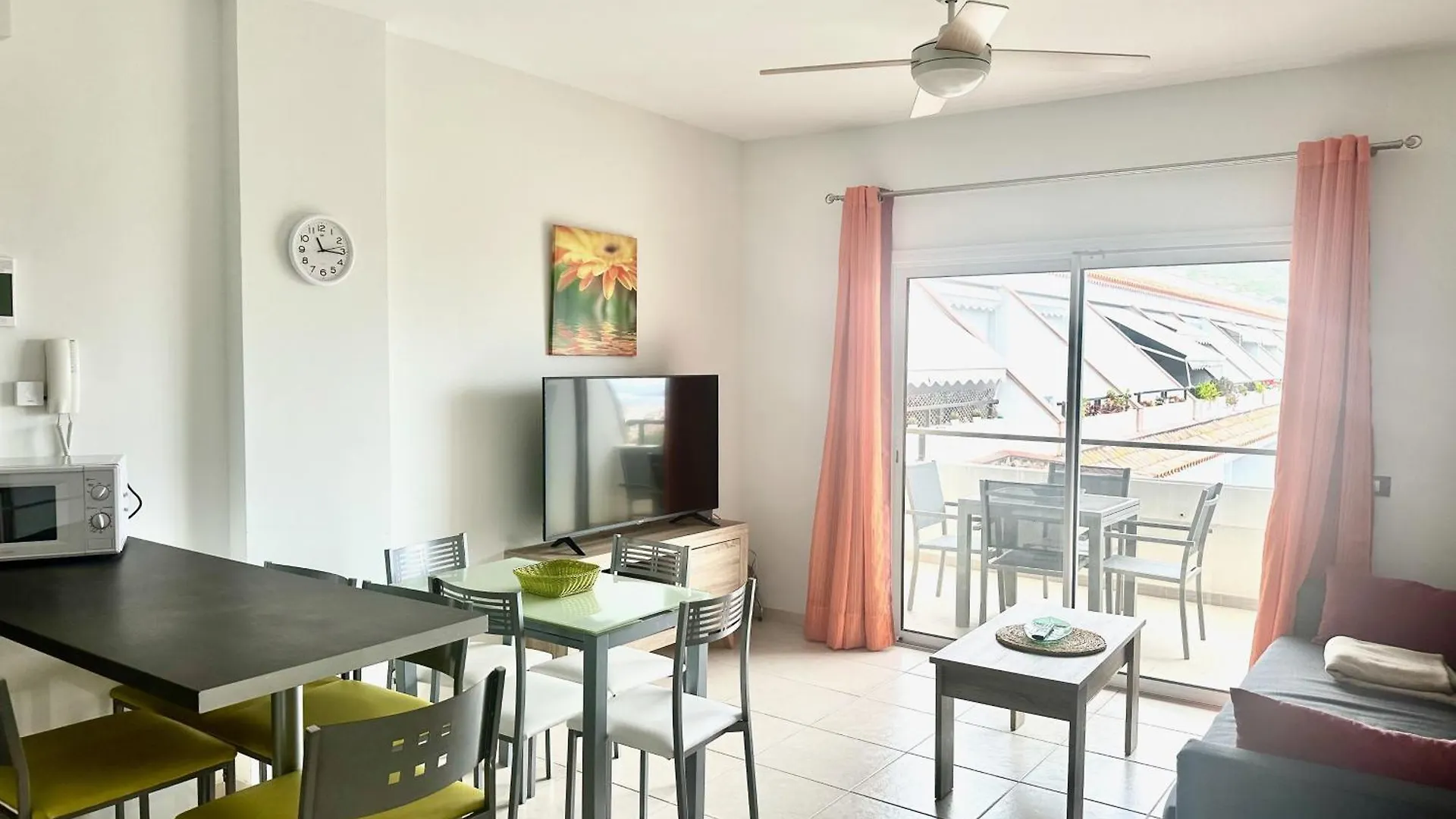 Pambnb - Cozy Seaview Apartment With Gym & Kids Park Bajamar